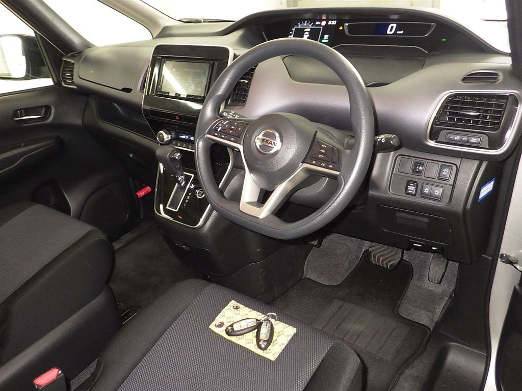 2022 NISSAN Serena 5D 4WD XV