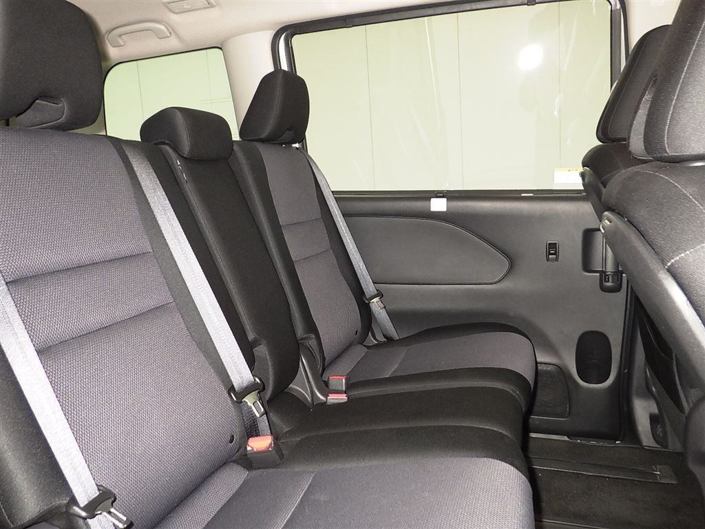 2022 NISSAN Serena 5D 4WD XV