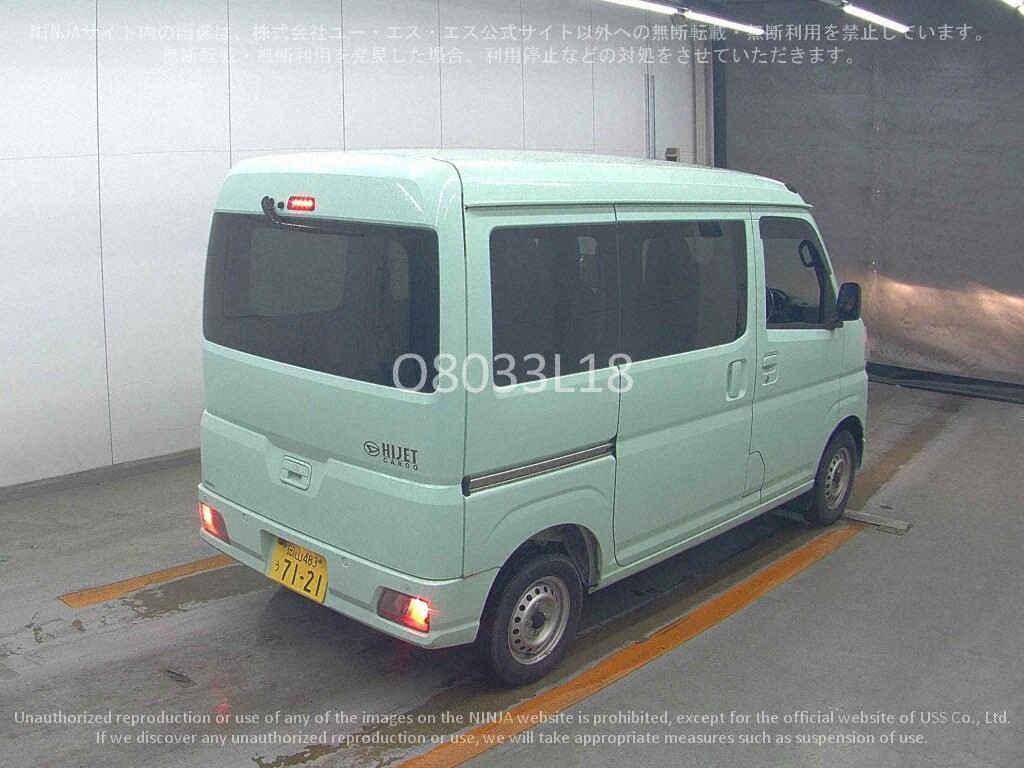 2022 DAIHATSU HIJET Cargo Deluxe
