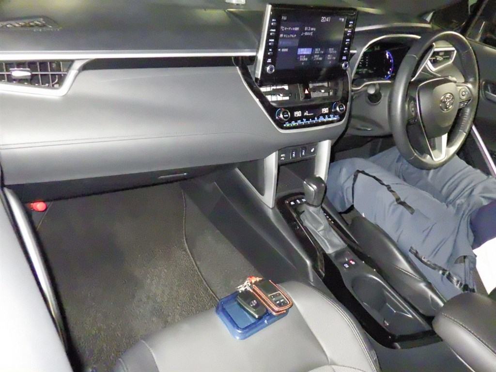 2021 TOYOTA Corolla Cross 4WD Hybrid Z