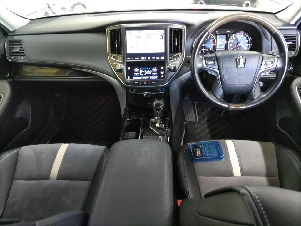 2017 TOYOTA Crown