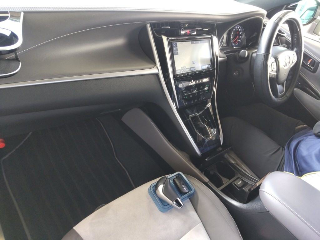 2017 TOYOTA Harrier Premium