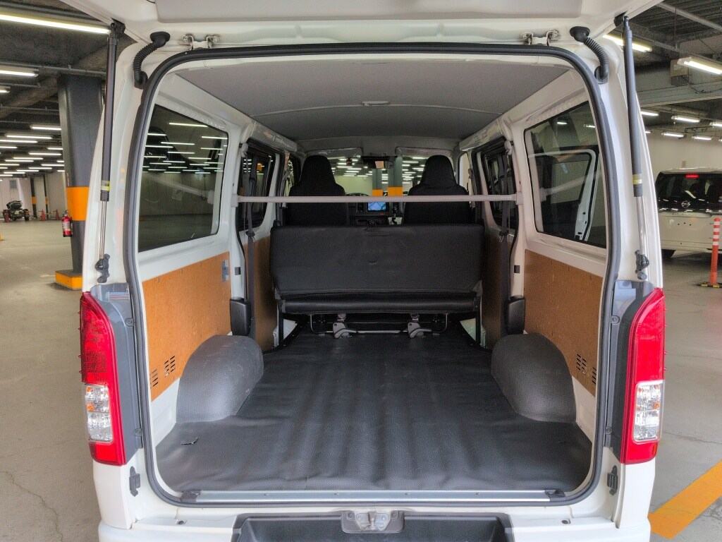 2018 TOYOTA Hiace Van 5D DX
