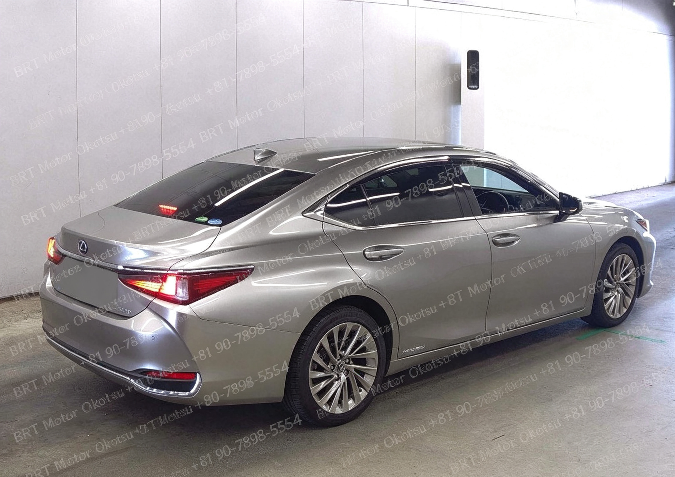 2021 LEXUS ES300H