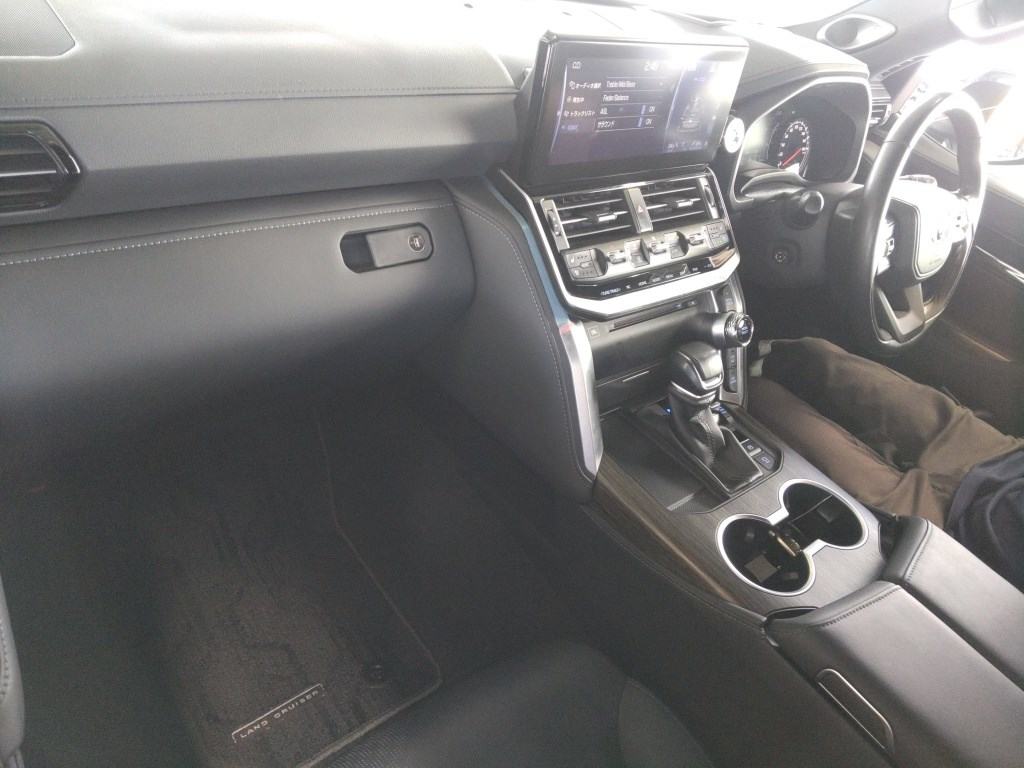 2022 TOYOTA Land Cruiser ZX