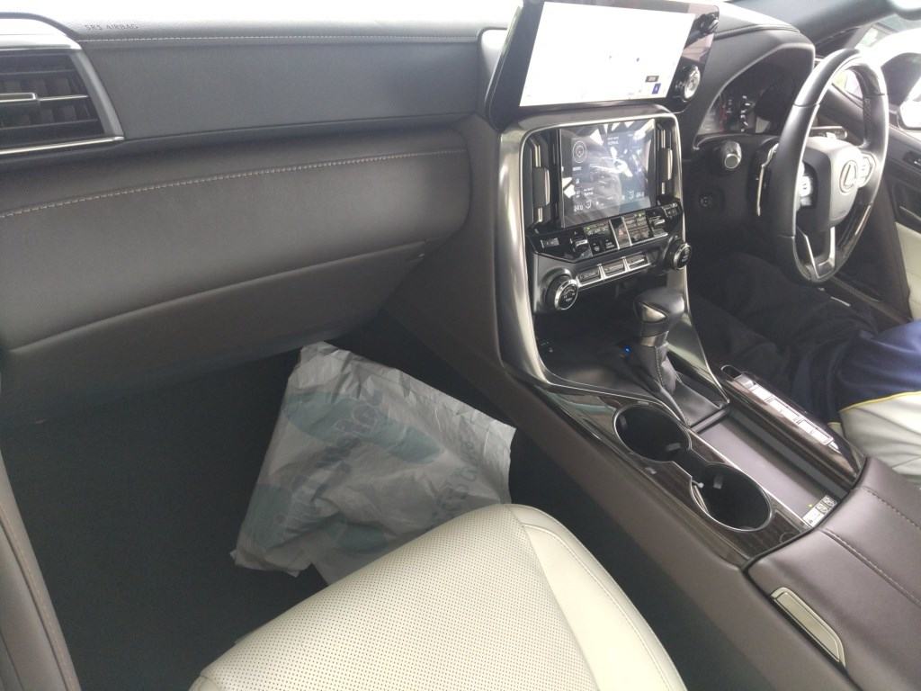 2023 LEXUS LX600 4WD