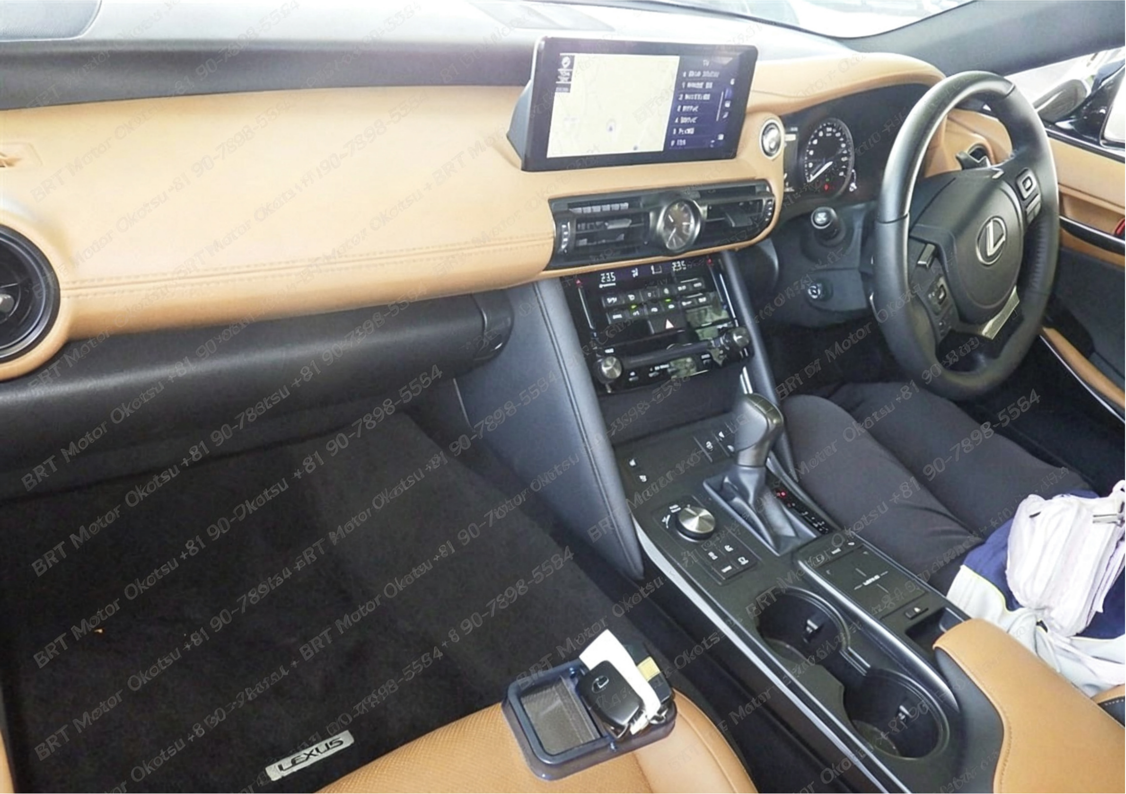 2025 LEXUS IS300H