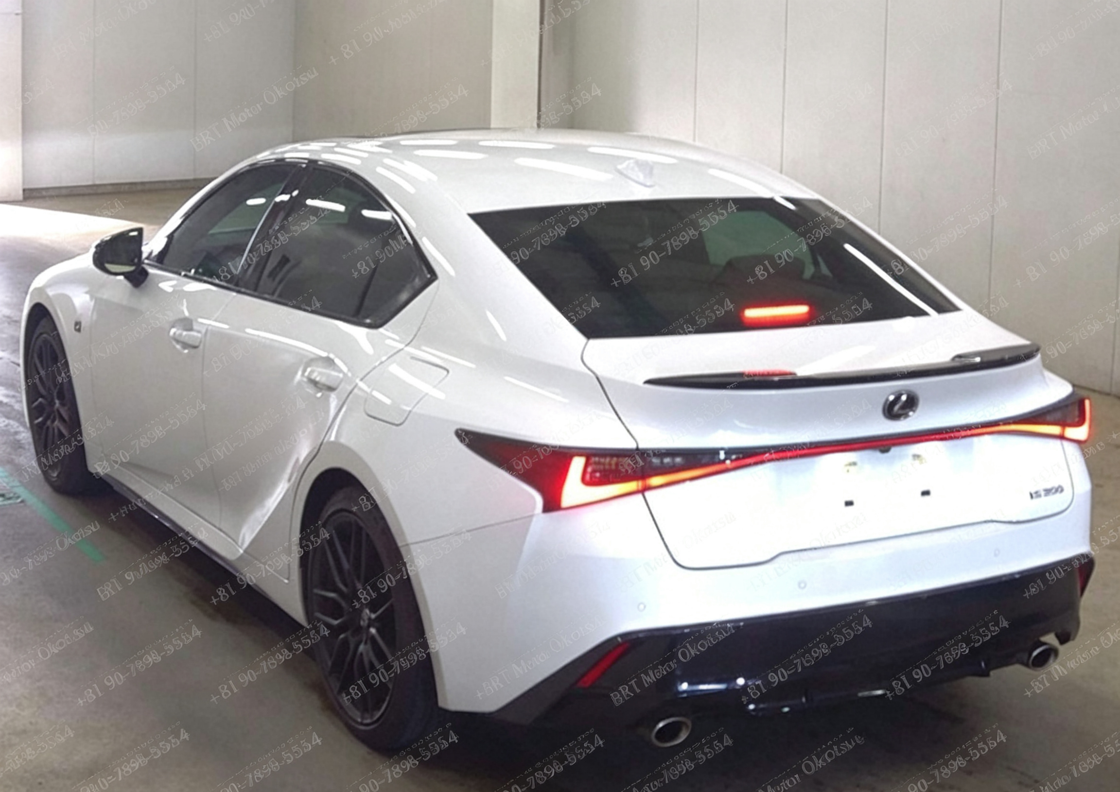 2024 LEXUS IS300