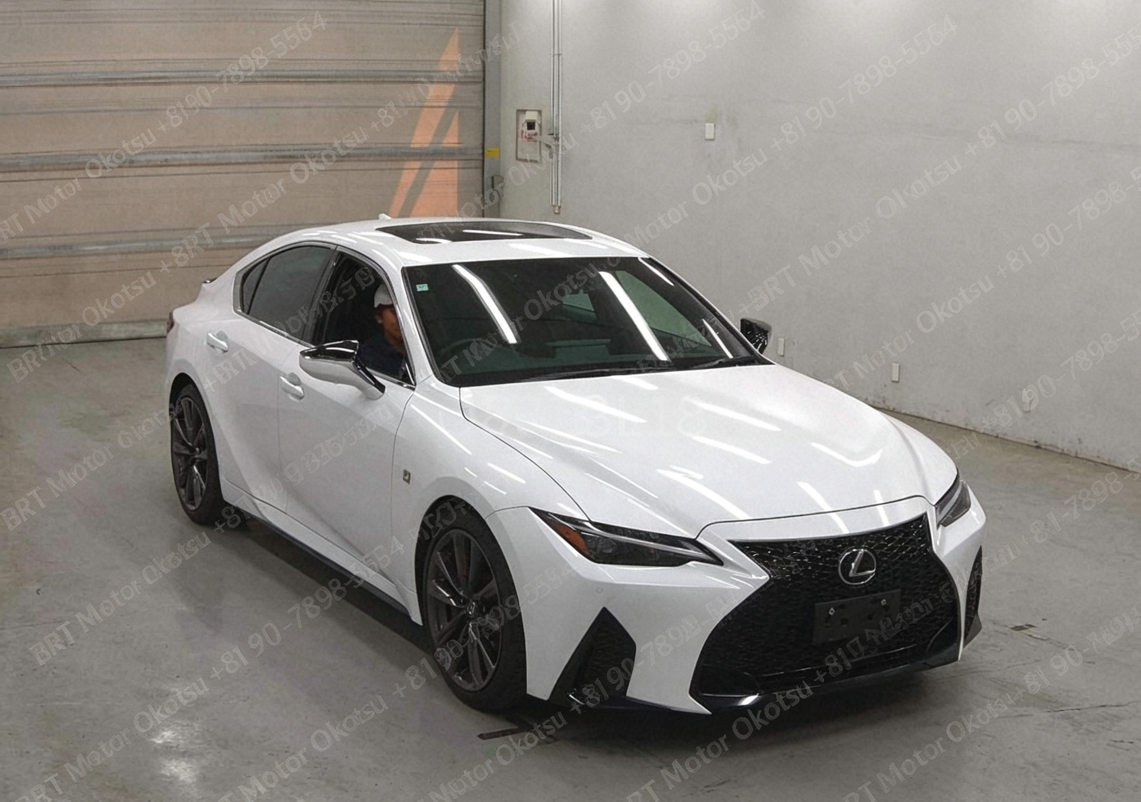 2023 LEXUS IS300