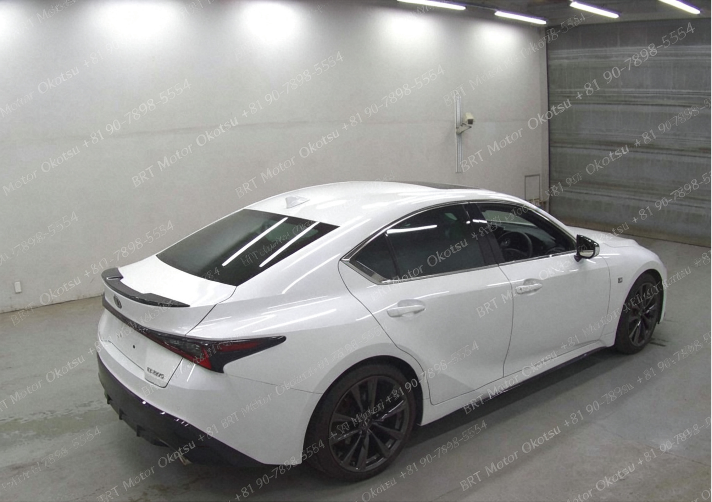 2023 LEXUS IS300