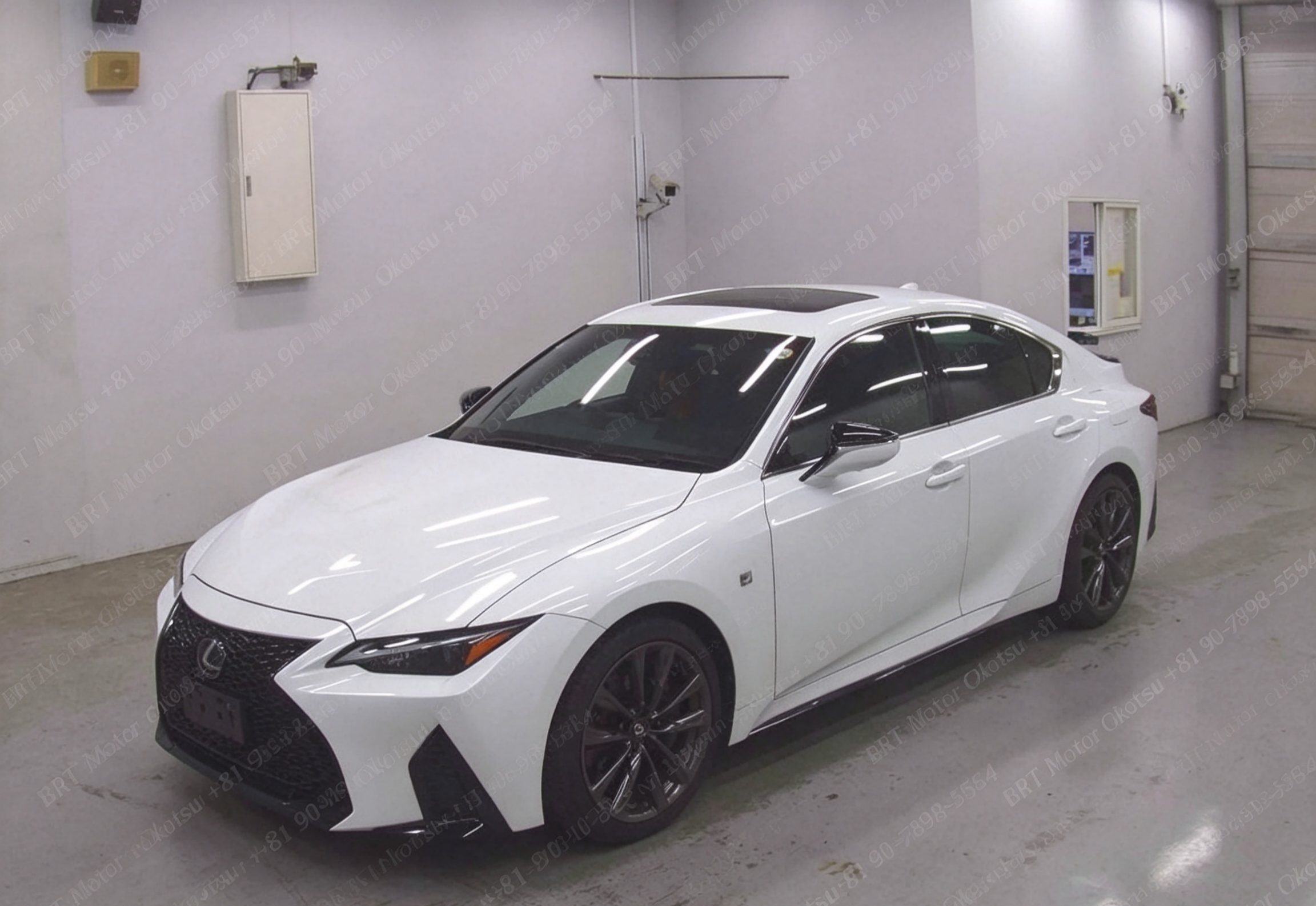 2023 LEXUS IS300