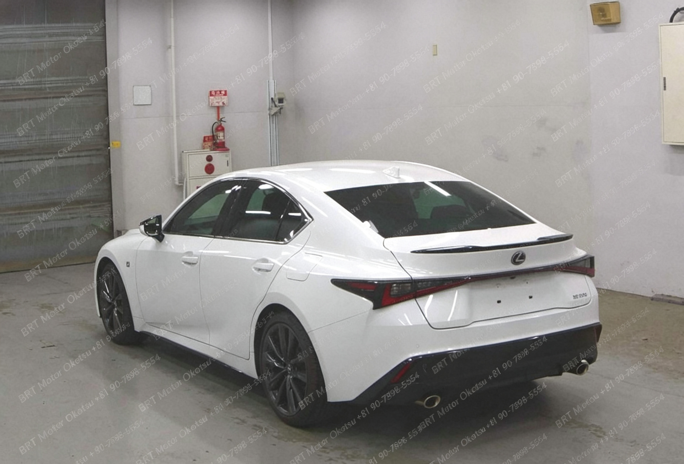 2023 LEXUS IS300