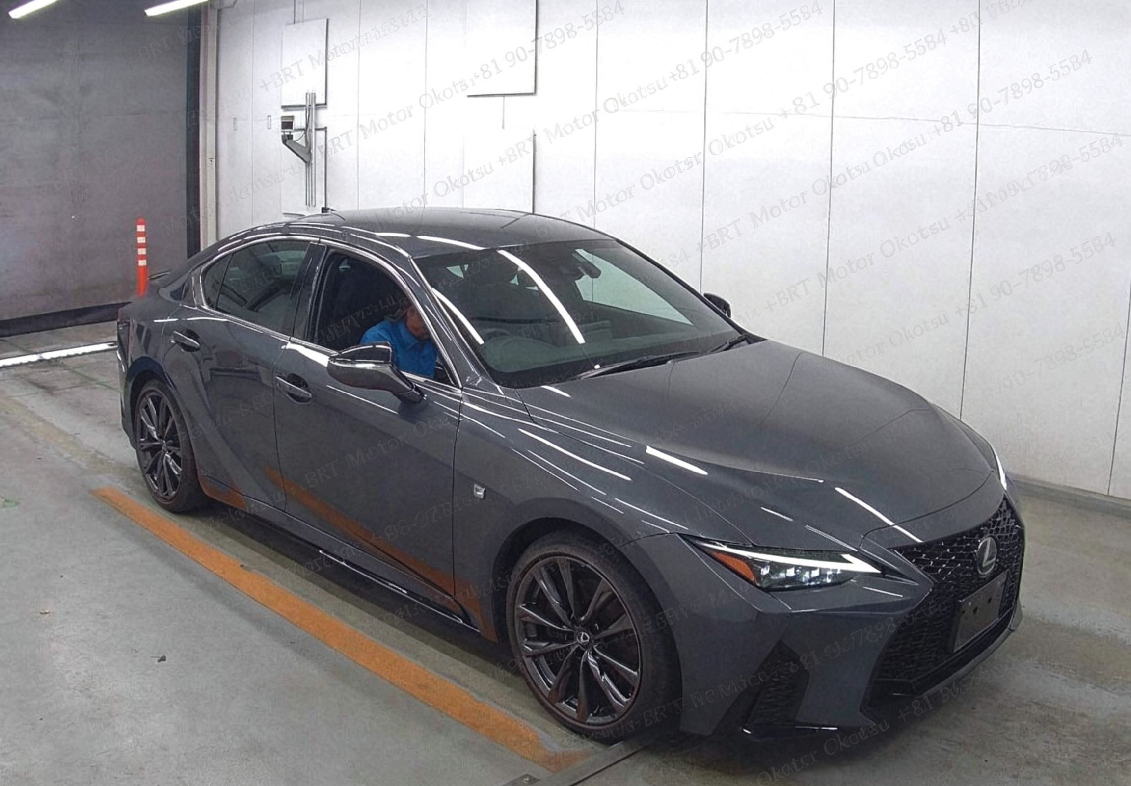 2023 LEXUS IS300H