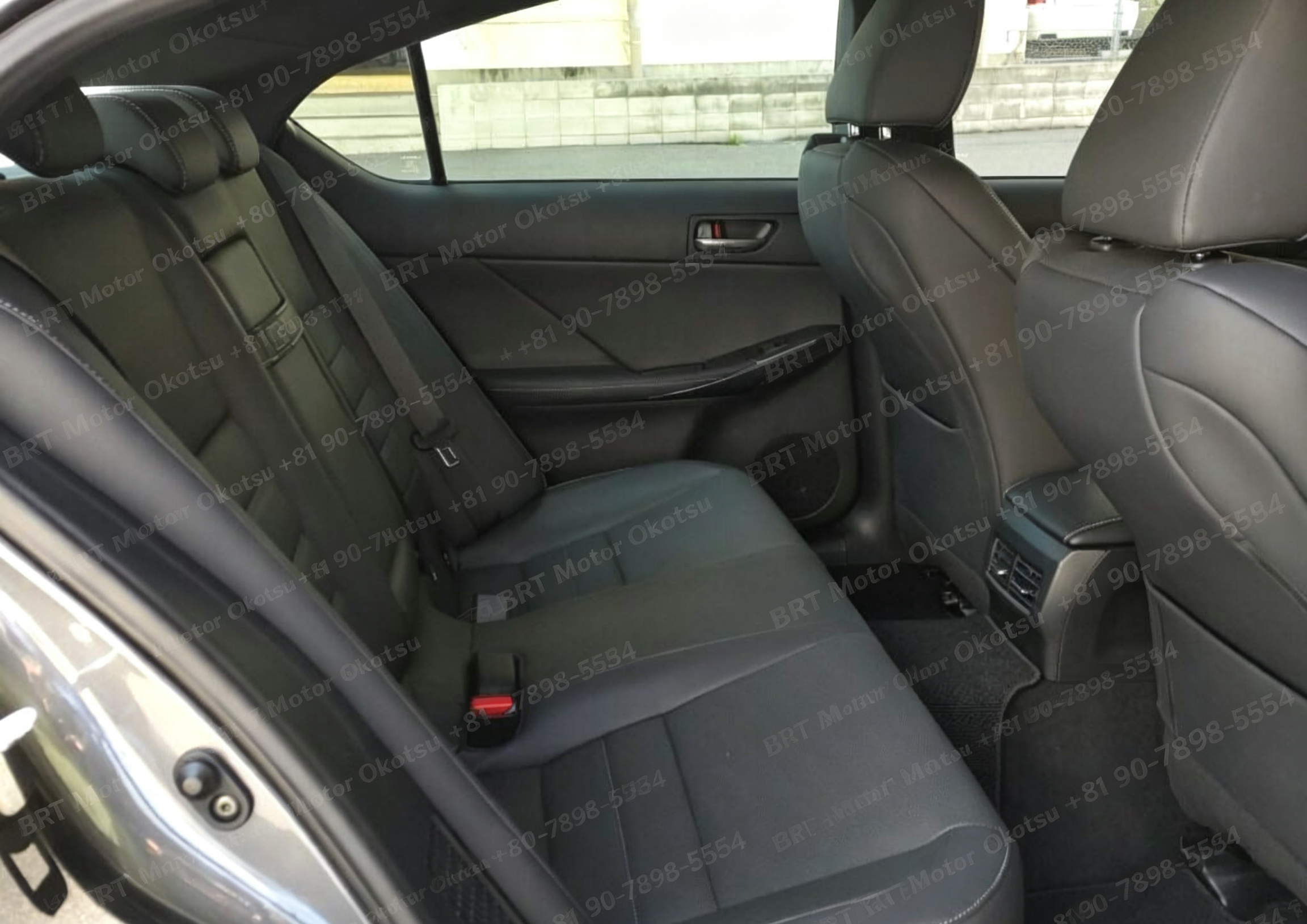2023 LEXUS IS300H