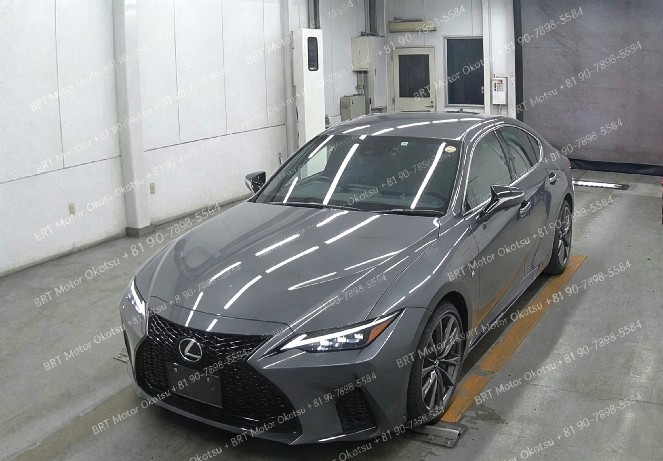 2023 LEXUS IS300H