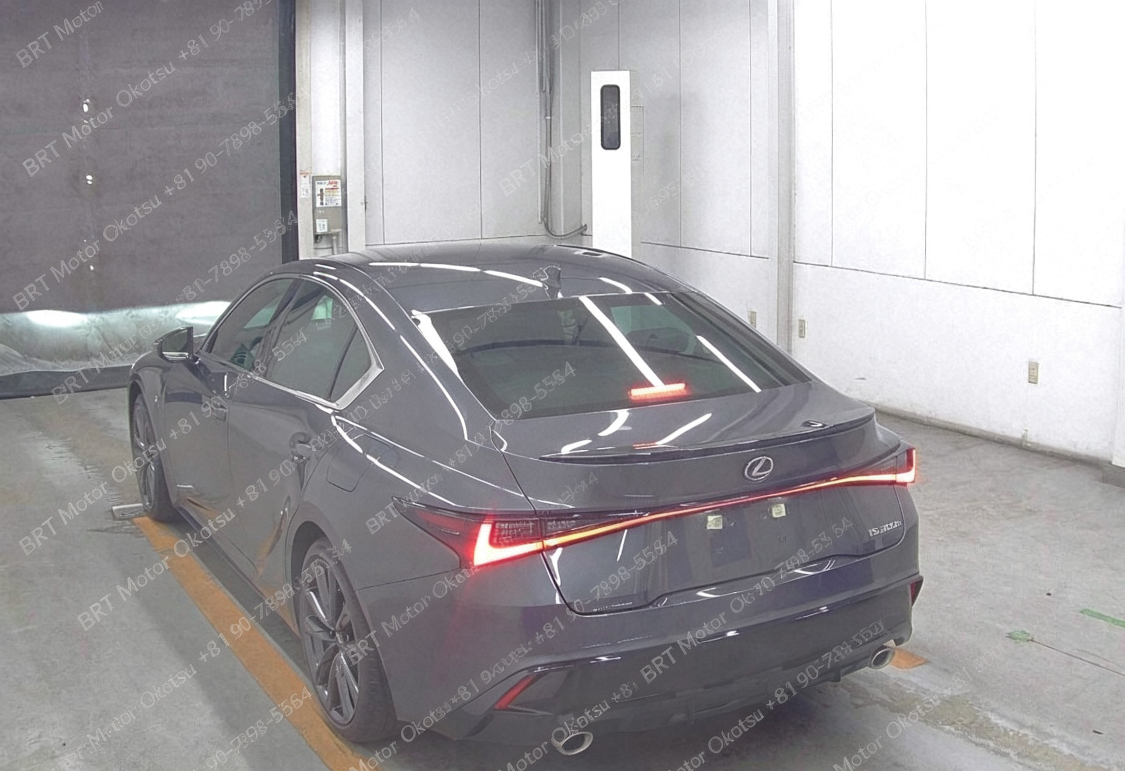 2023 LEXUS IS300H