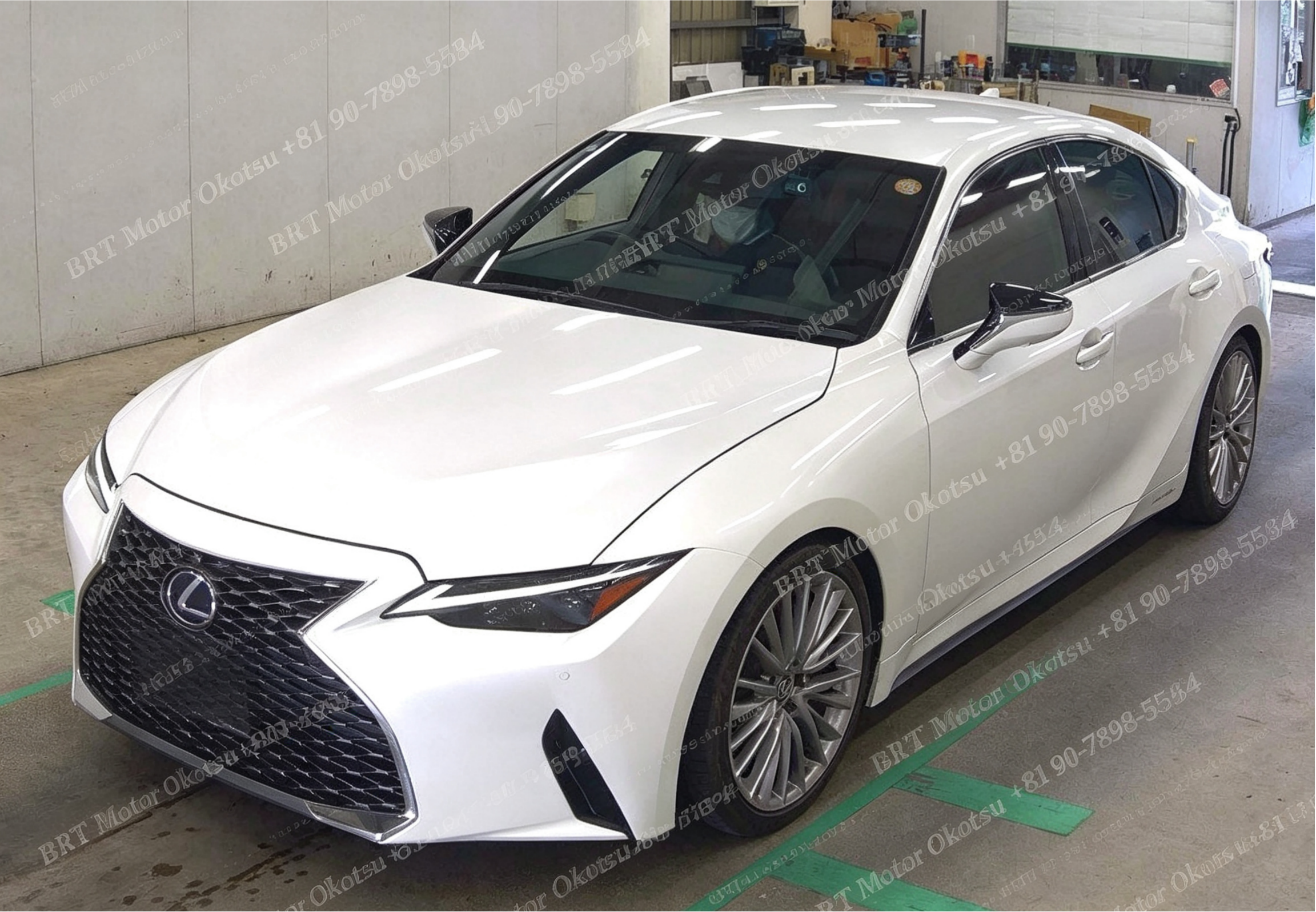 2022 LEXUS IS300H