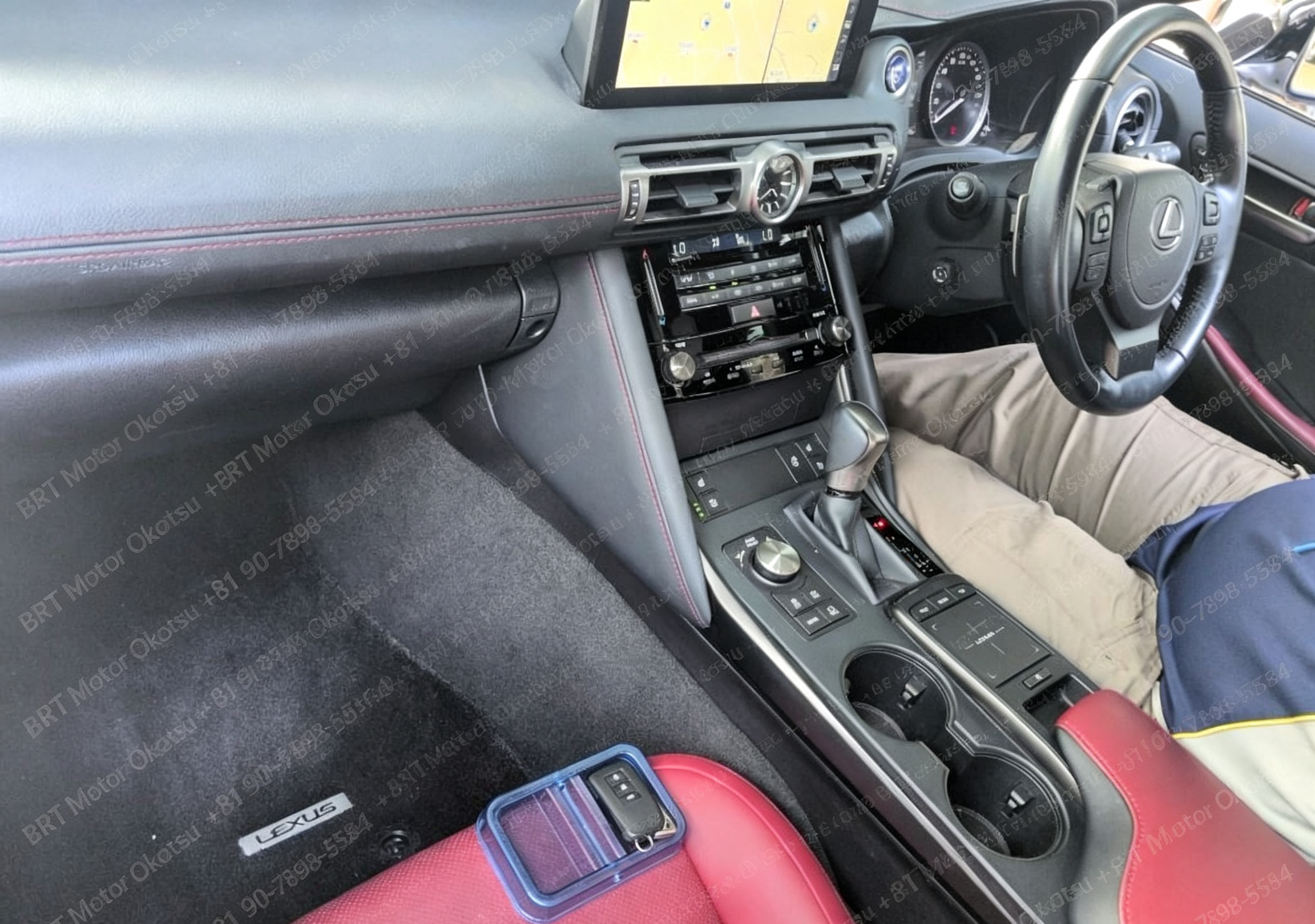2022 LEXUS IS300H