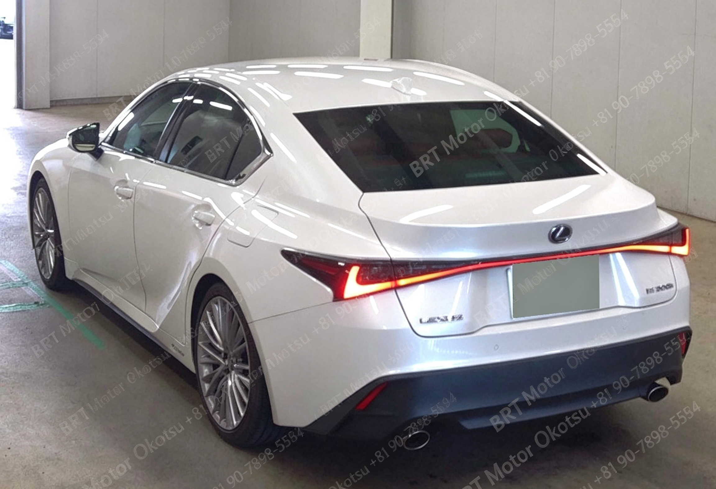 2022 LEXUS IS300H