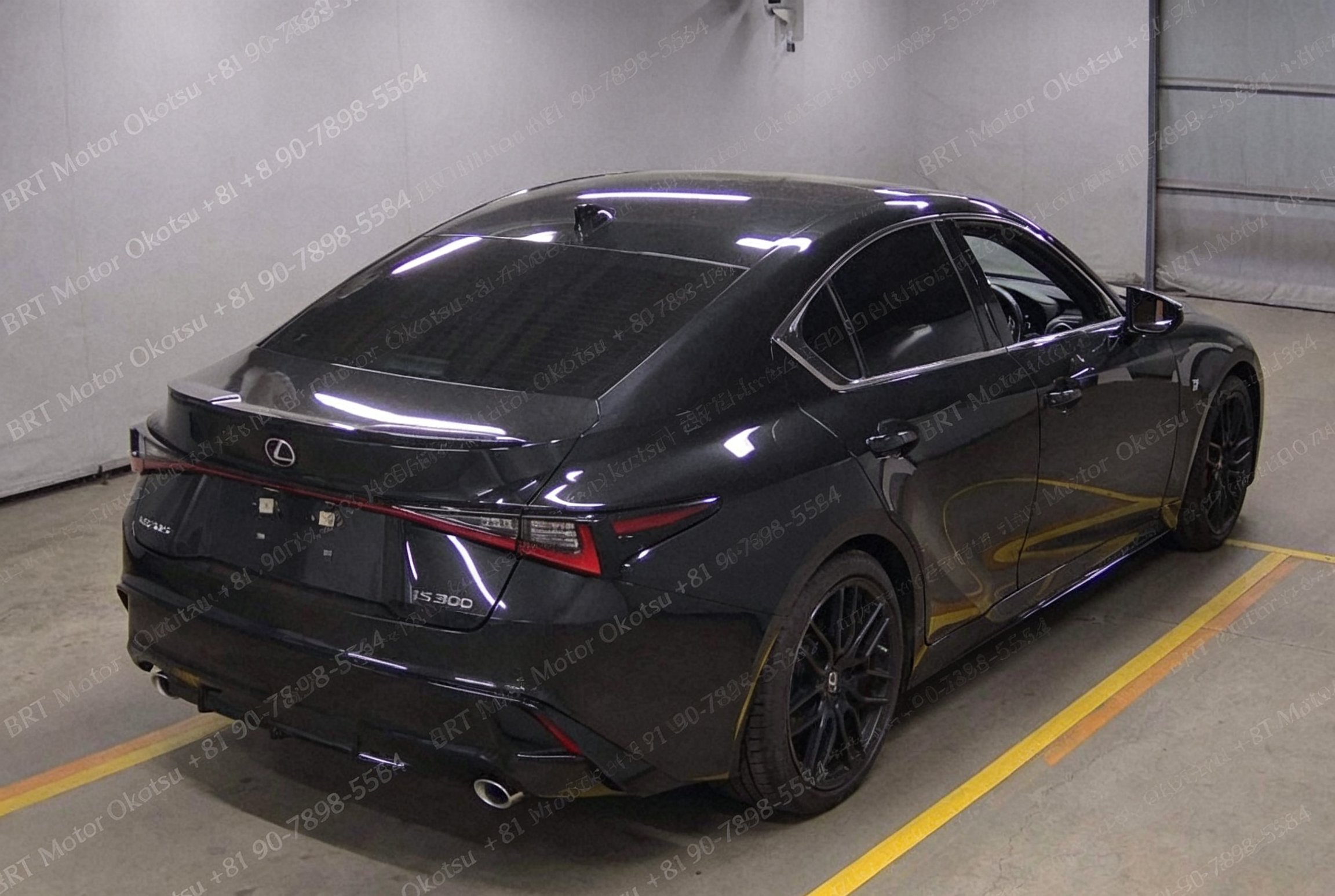 2021 LEXUS IS300
