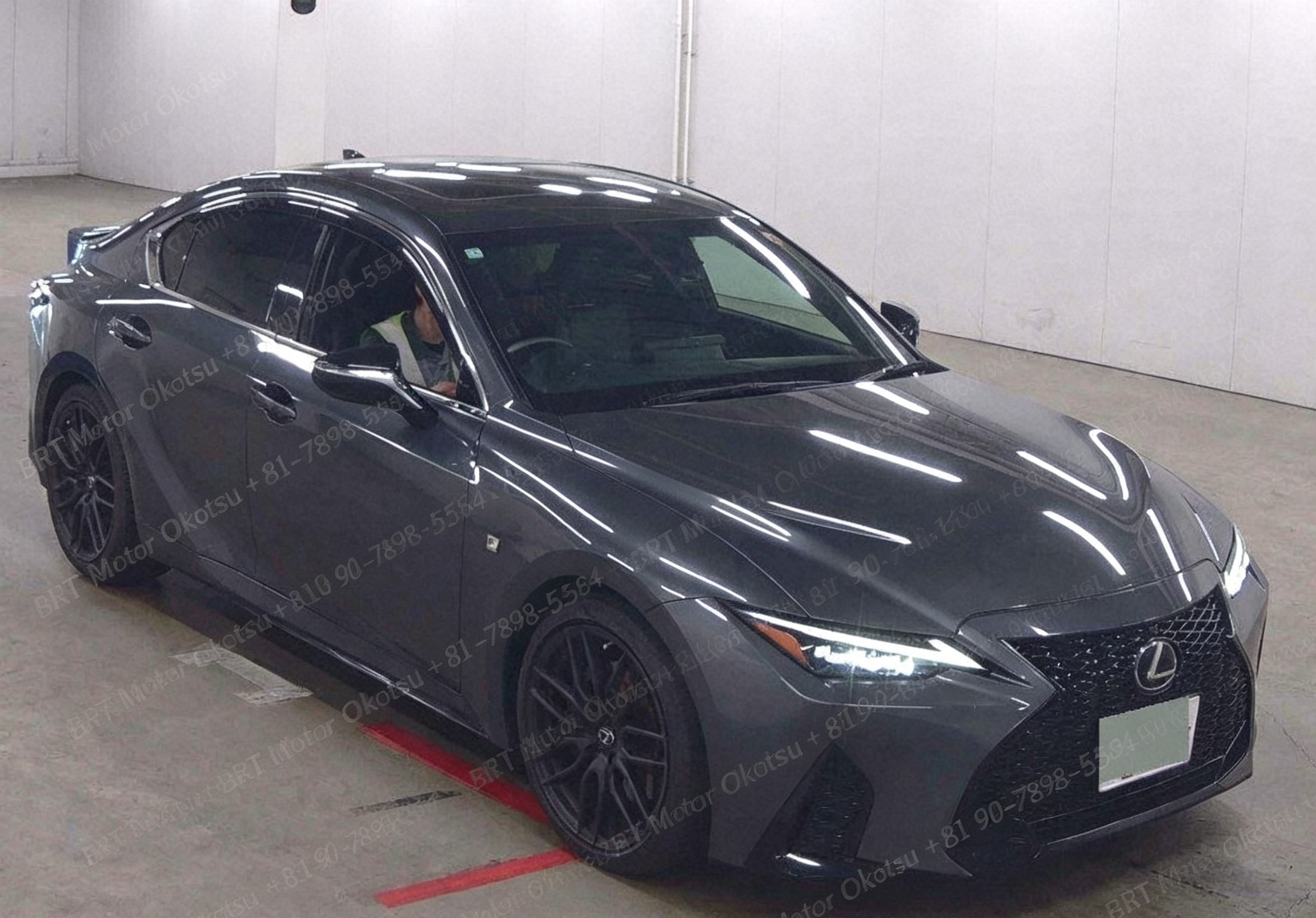 2021 LEXUS IS300