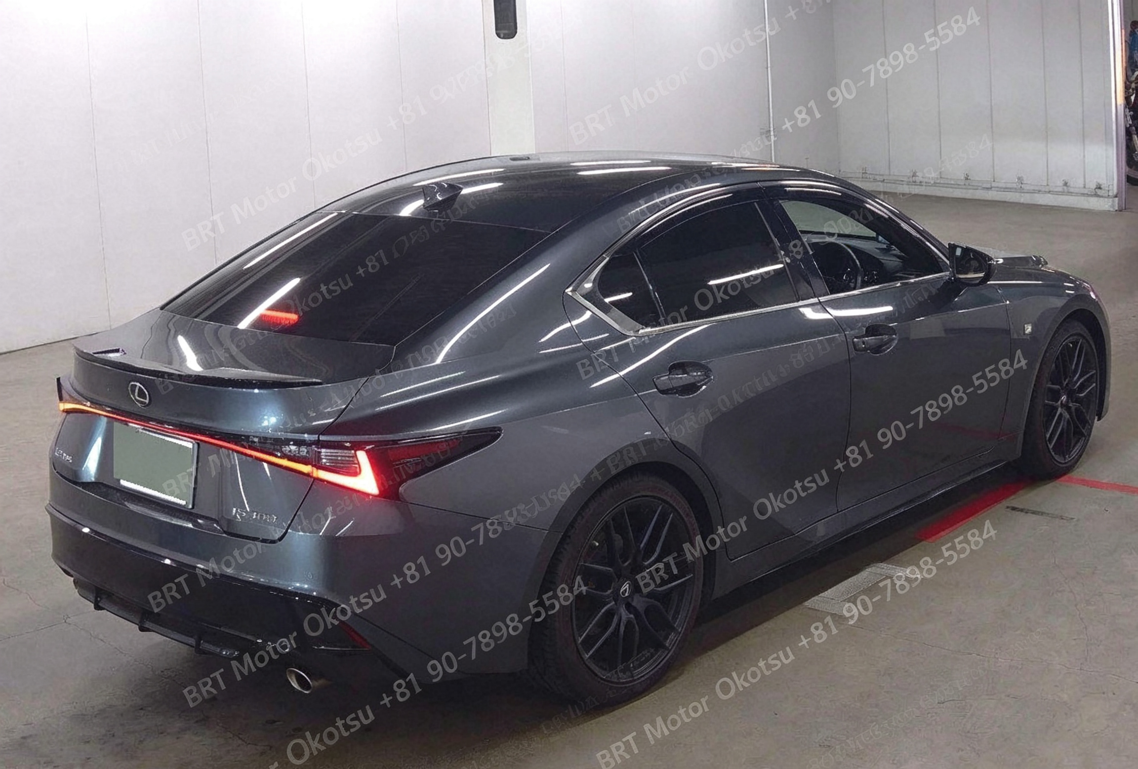 2021 LEXUS IS300