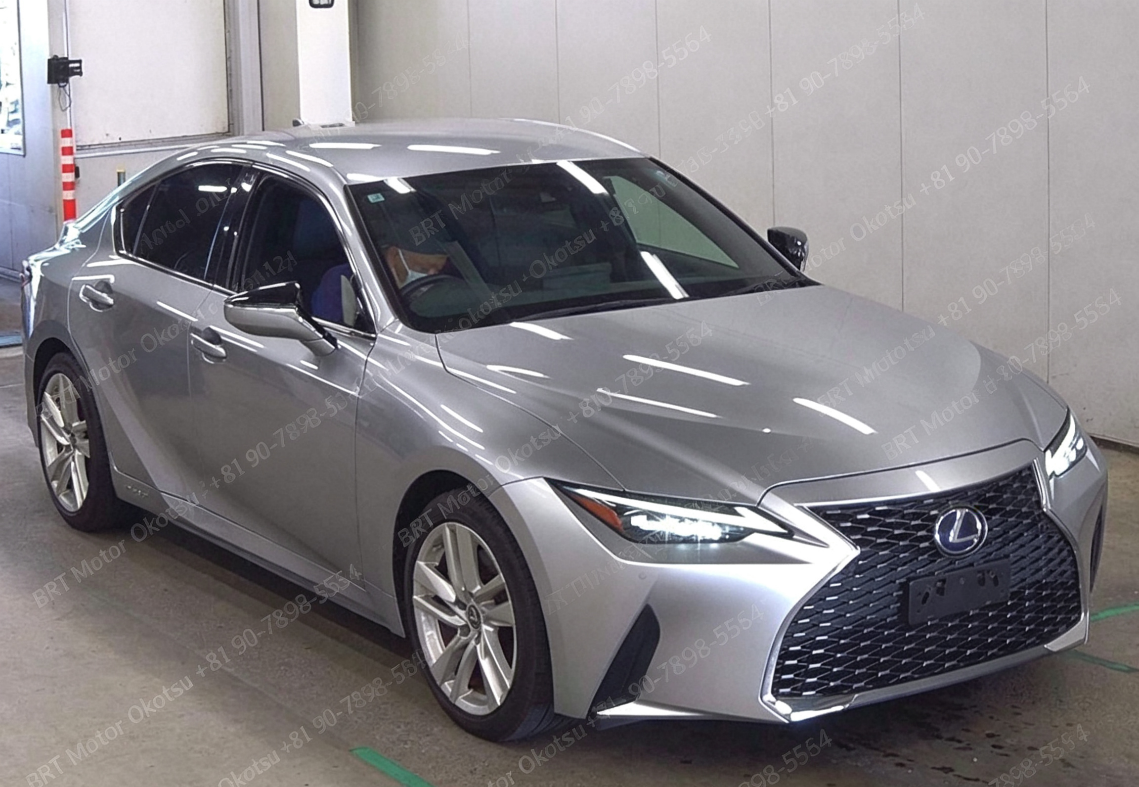 2021 LEXUS IS300H