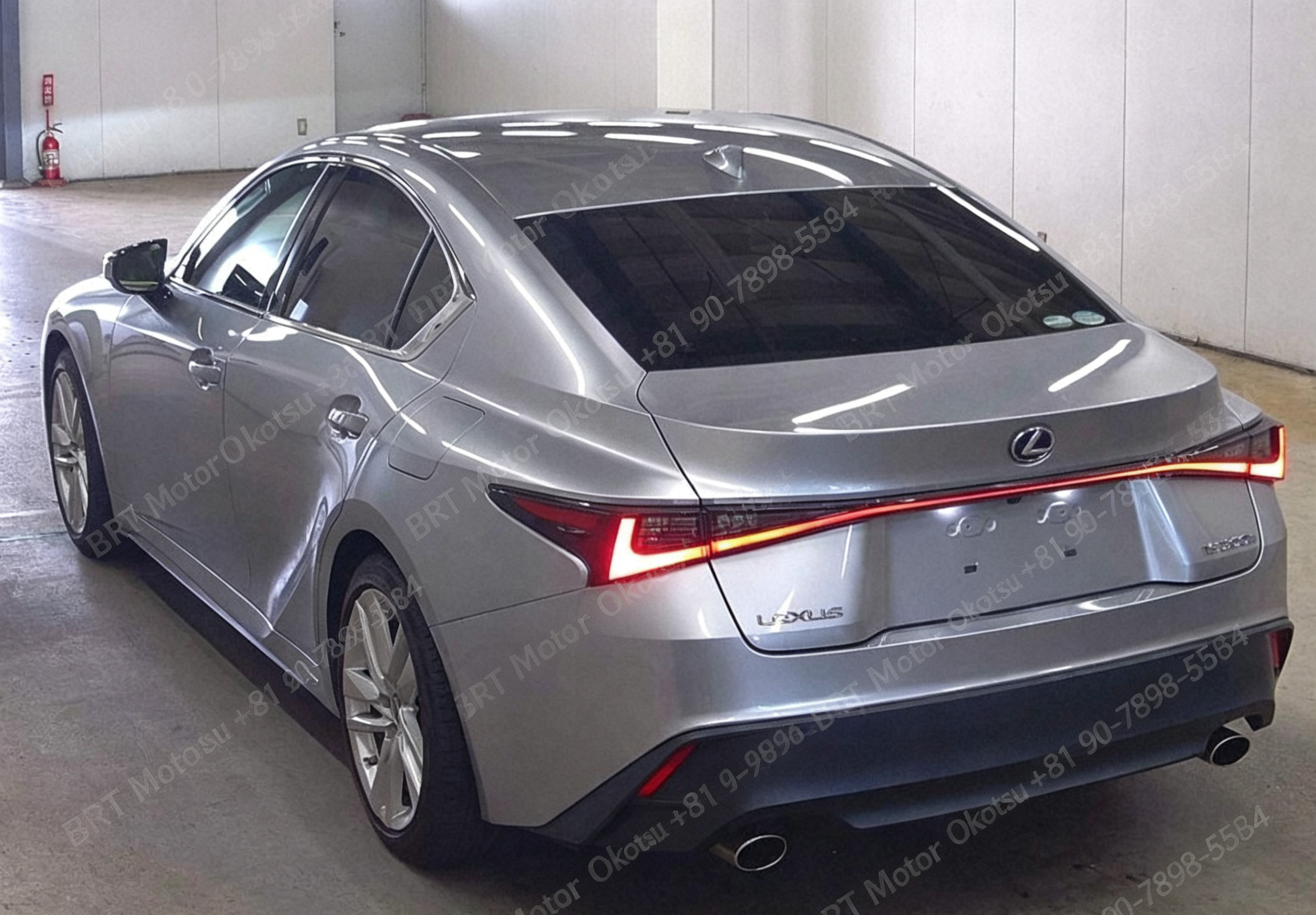 2021 LEXUS IS300H