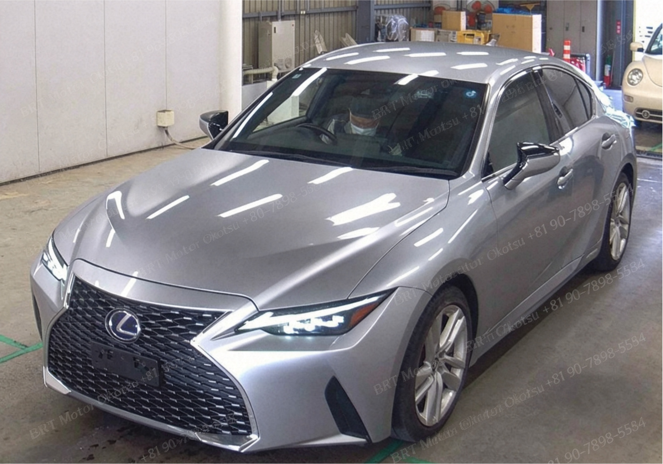 2021 LEXUS IS300H