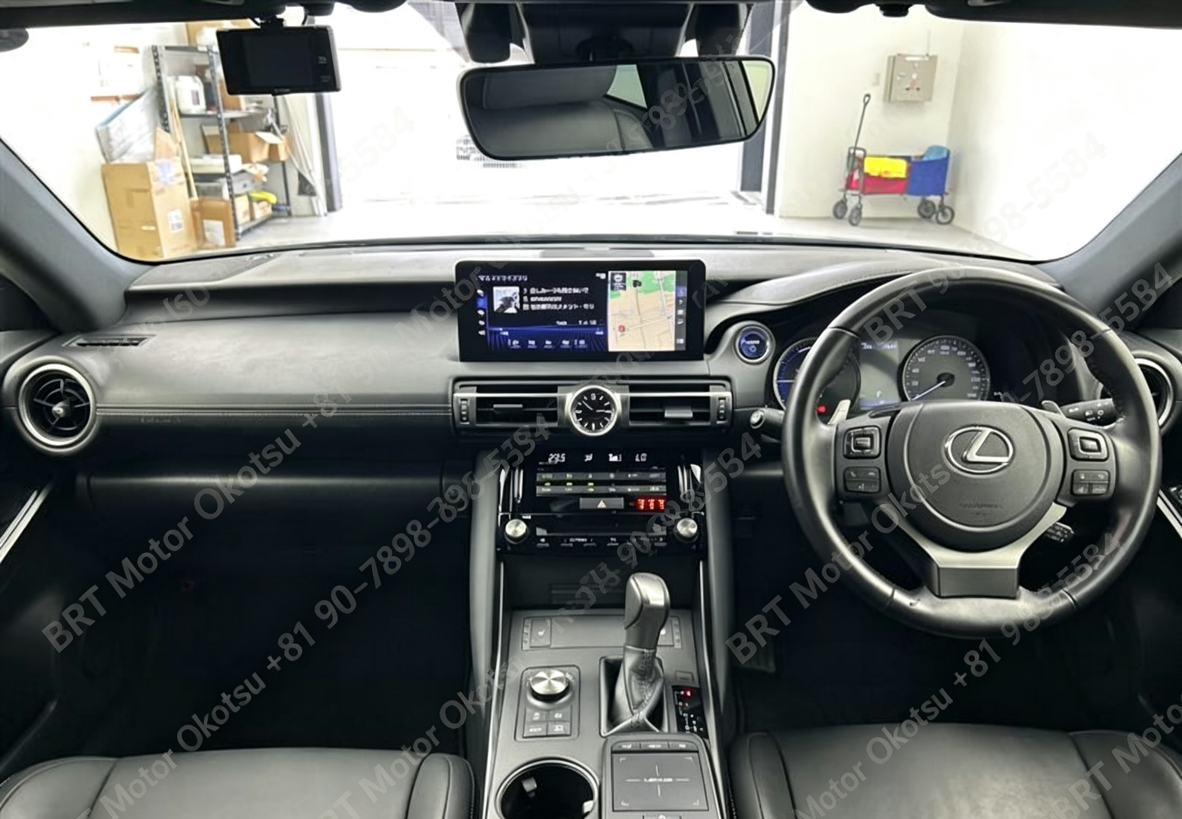 2021 LEXUS IS300H