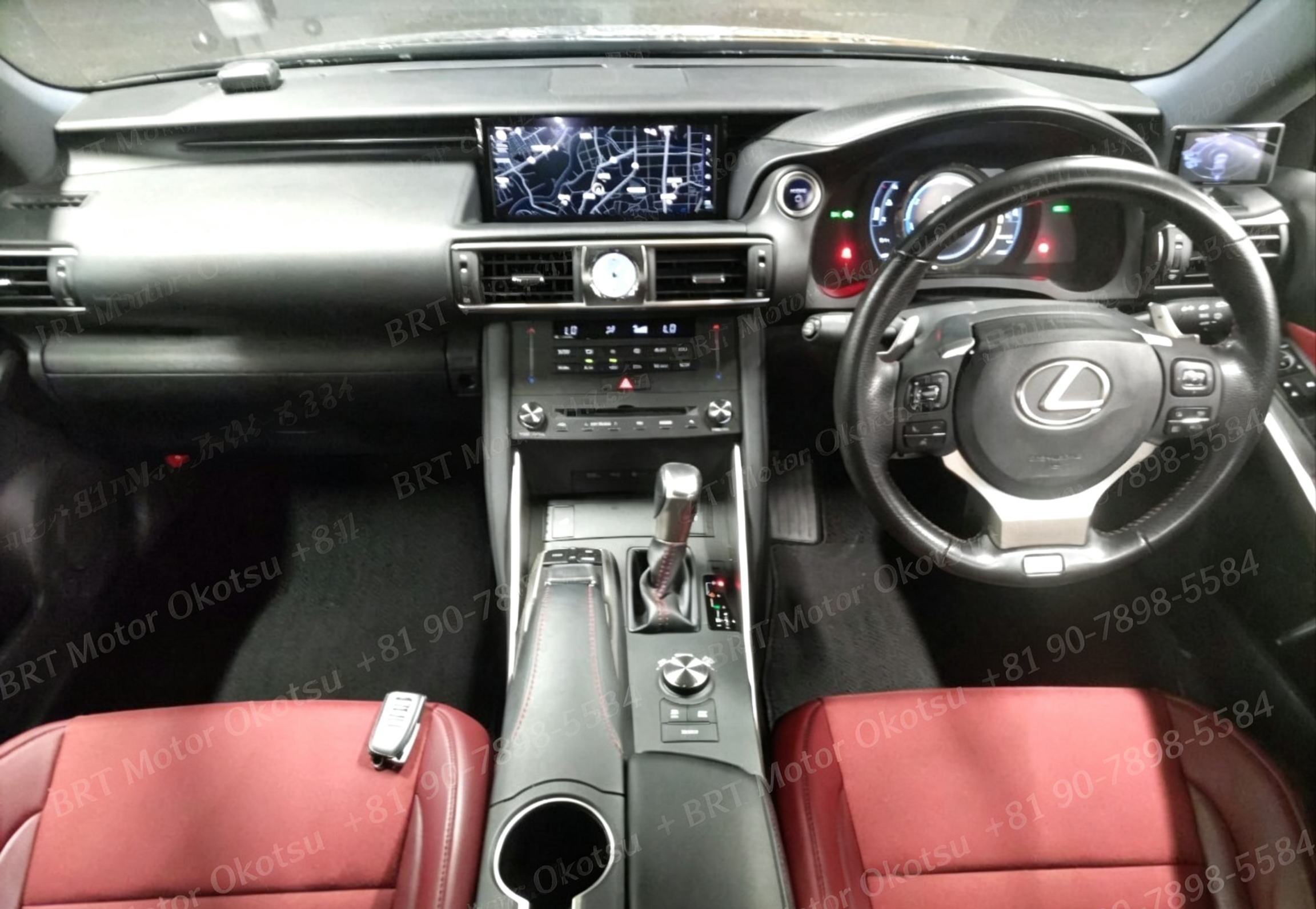 2020 LEXUS IS300H