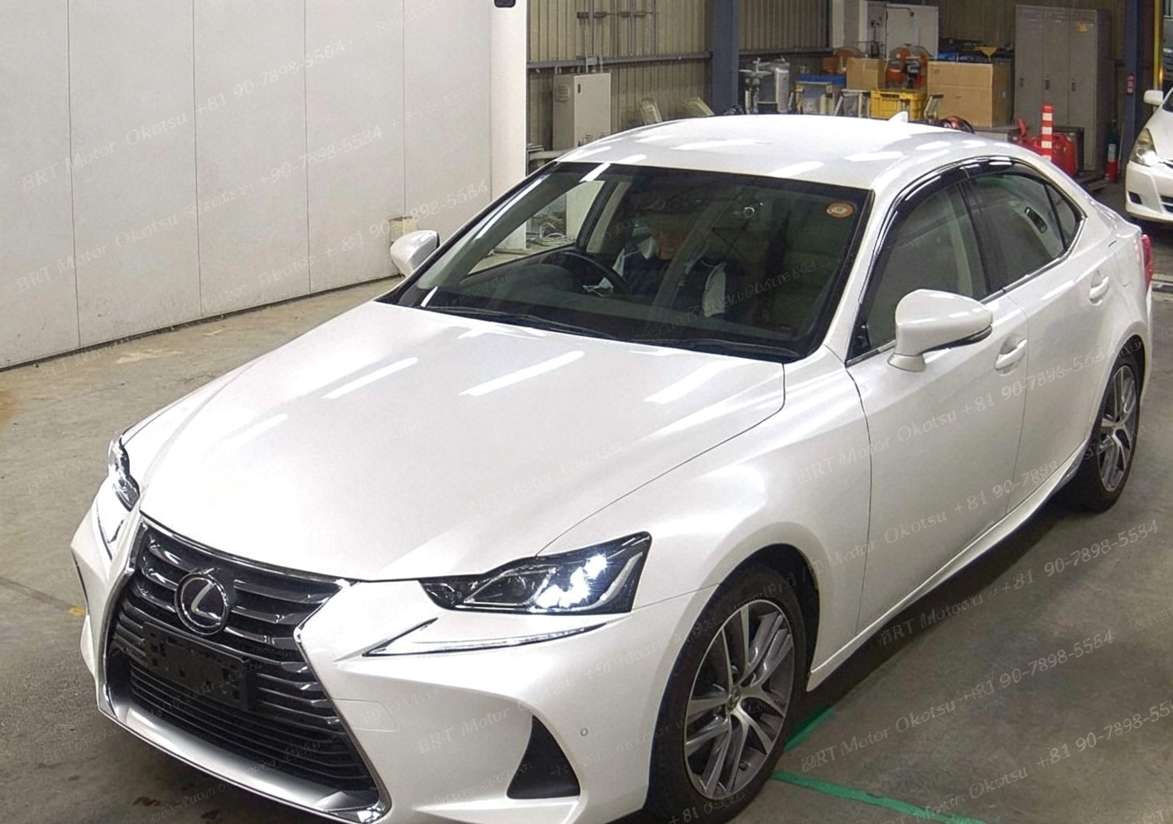 2018 LEXUS IS300