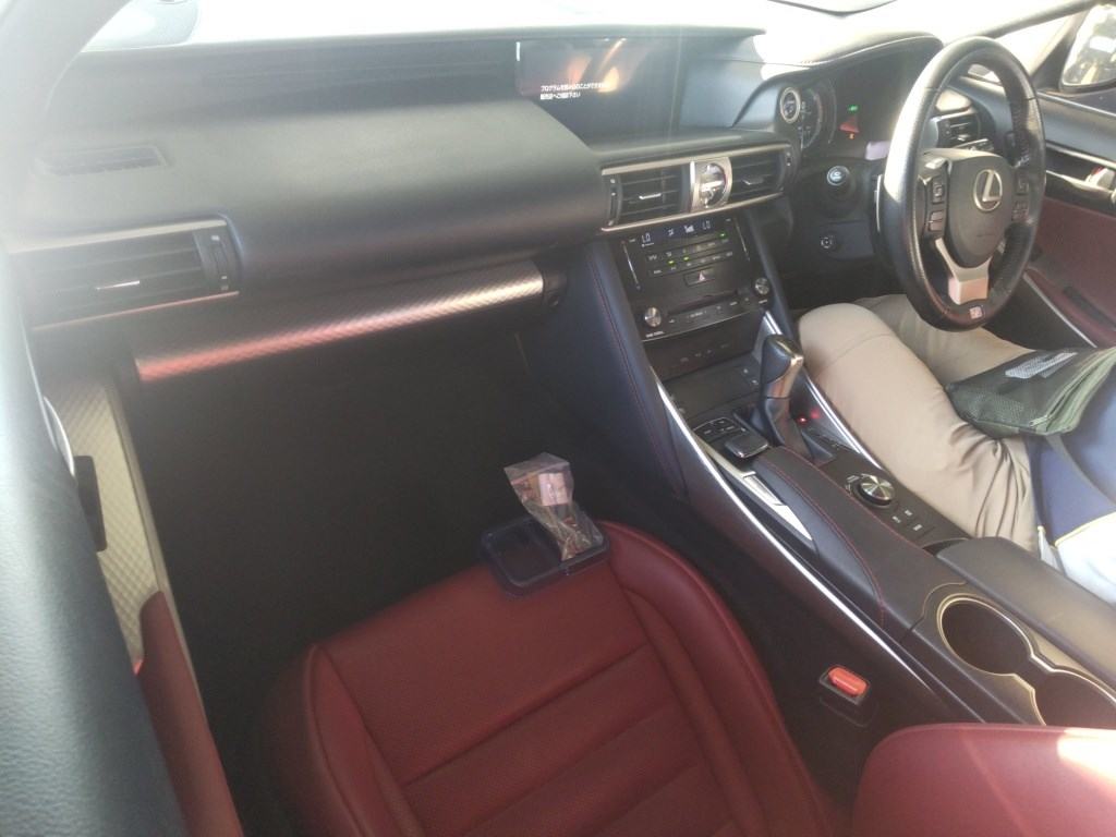 2017 LEXUS IS300H